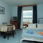 Apartman By The Sea - 2354 *